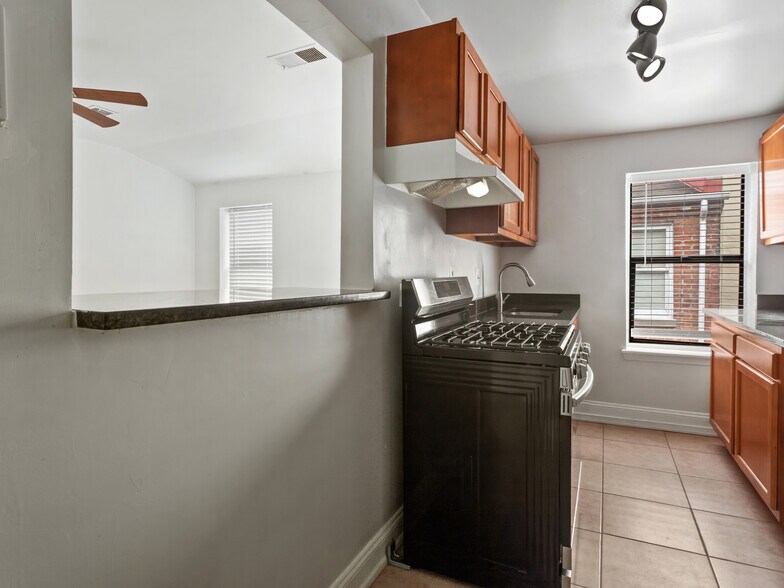 More Photos Of 1223 N St NW, Washington Apartments For Sale