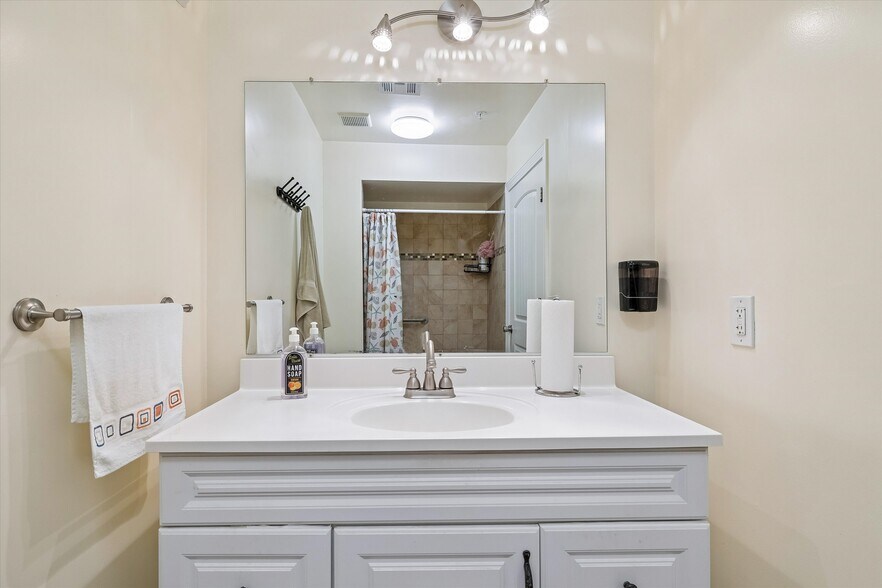 More Photos Of 2421 E Cairo Dr, Tempe Healthcare For Sale