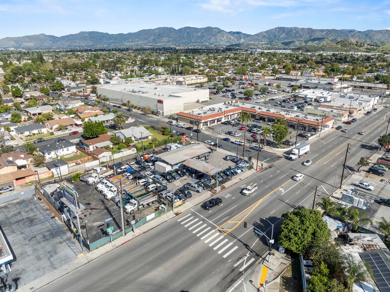 More Photos Of 13235-13243 Osborne St, Arleta Land For Lease