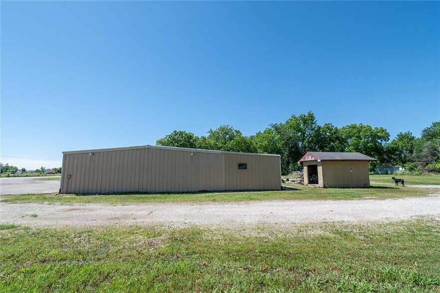 More Photos Of 233 Hwy 75, Sycamore Restaurant For Sale
