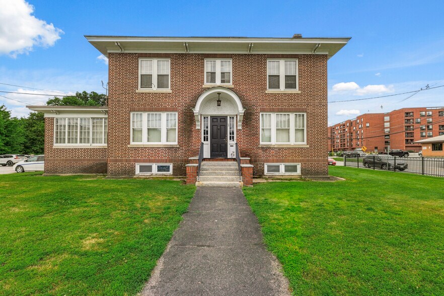 More Photos Of 93 Roxbury St, Keene Office For Sale