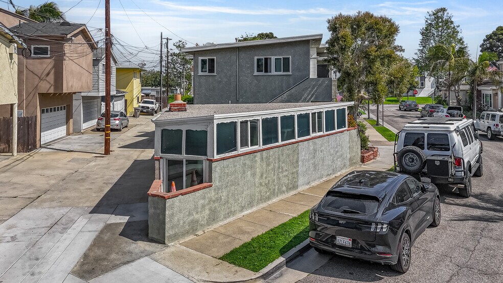 More Photos Of 1521 Marine Ave, Seal Beach Apartments For Sale