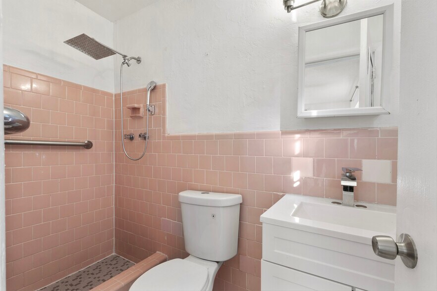 More Photos Of 1510 SW 68th Ter, North Lauderdale Healthcare For Sale