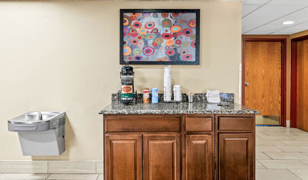 More Photos Of 910 S Sylvania Ave, Sturtevant Hotel For Sale