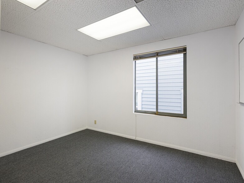 More Photos Of 302 W Grand Ave, El Segundo Office For Lease