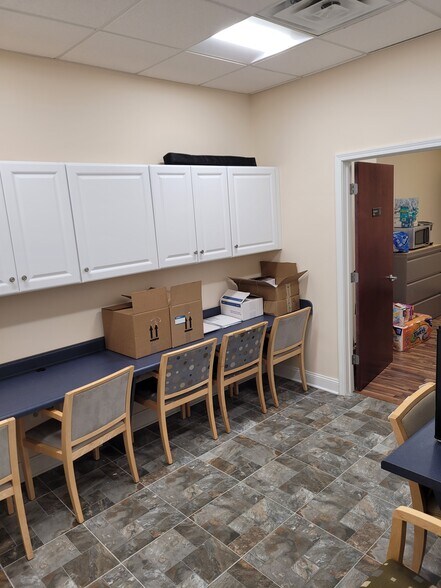 More Photos Of 8840 Calumet Ave, Munster Coworking Space