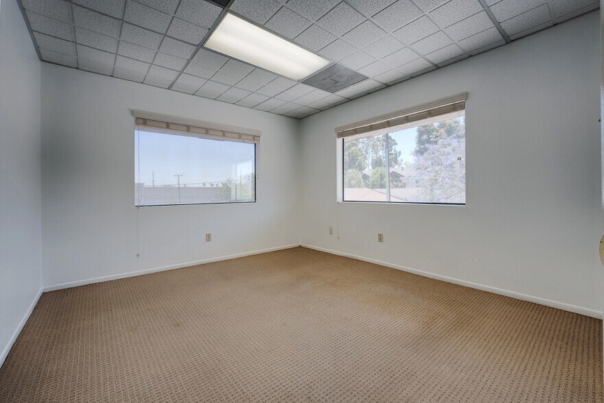 More Photos Of 1344 W 6th St, Corona Office For Sale