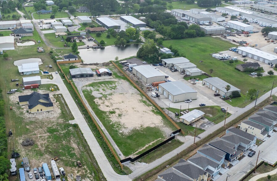 More Photos Of 1250 Winfield Ln, Kemah Industrial For Lease