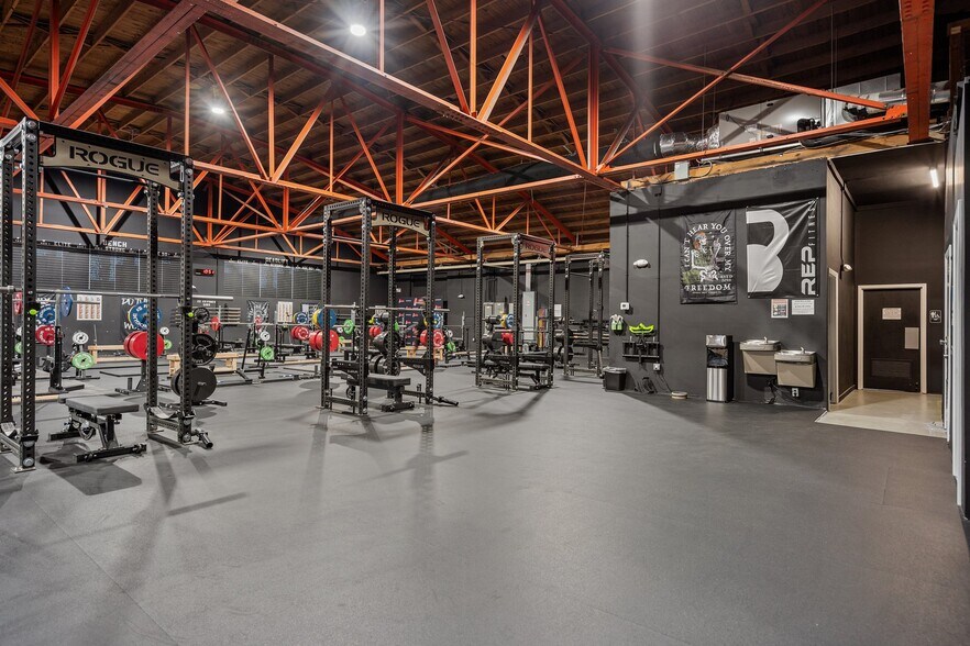 More Photos Of 1108 Princess St, Wilmington Storefront For Sale