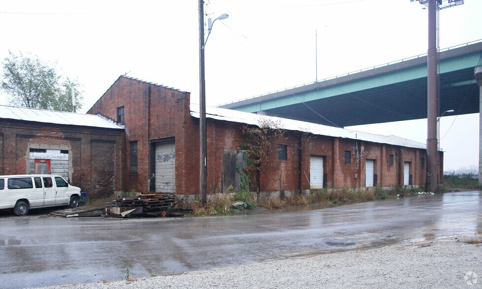 More Photos Of 500 E 1st St, Kansas City Warehouse For Sale