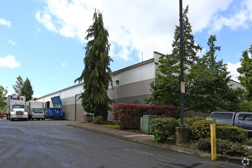 More Photos Of 18858-18862 SW Teton Ave, Tualatin Warehouse For Lease
