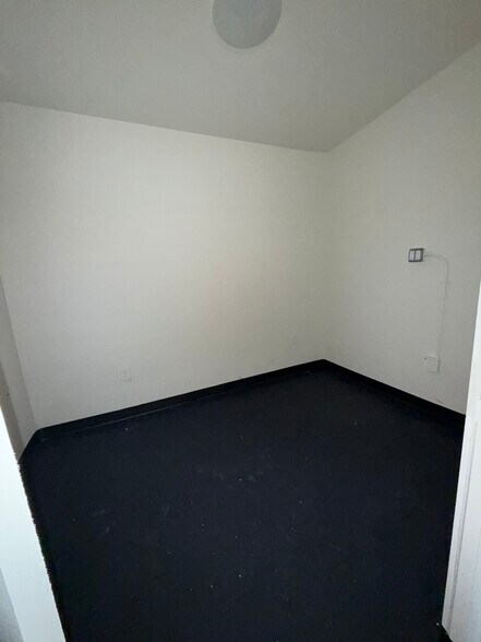 More Photos Of 1810 E Alondra Blvd, Compton Office For Sale