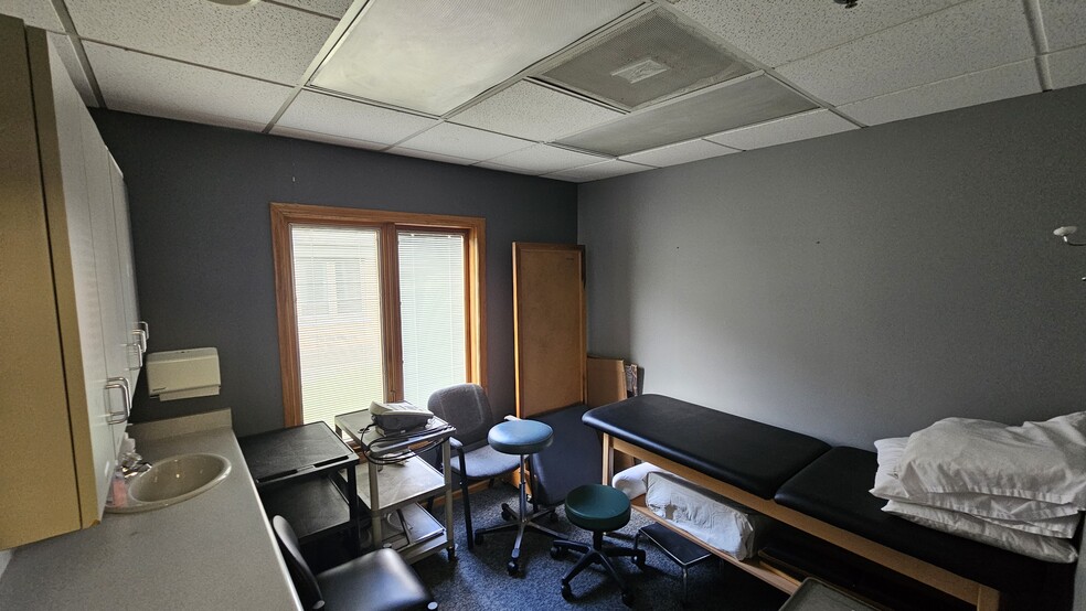 More Photos Of 17236 Harlem Ave, Tinley Park Office For Sale