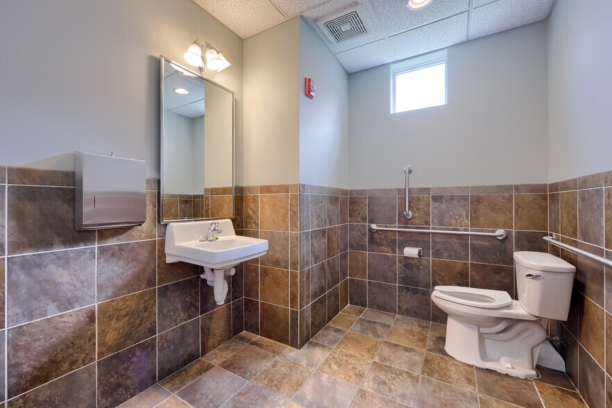 More Photos Of 1864 Oregon Pike, Lancaster Office For Sale