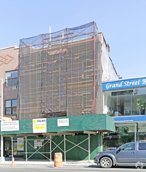 Primary Photo Of 709 Grand St, Brooklyn Storefront Retail Residential For Lease