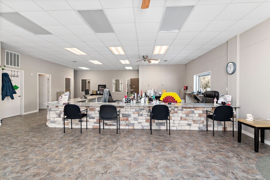 More Photos Of 121 N Folger St, Carrollton Office For Sale