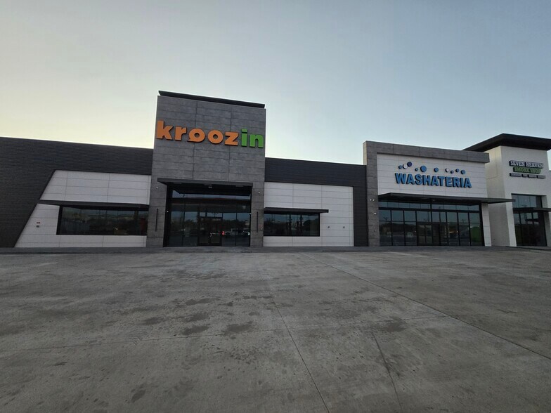 More Photos Of 3210 S Texas 6, Houston General Retail For Sale