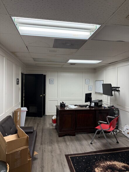More Photos Of 160 W Mallory Ave, Memphis Industrial For Sale