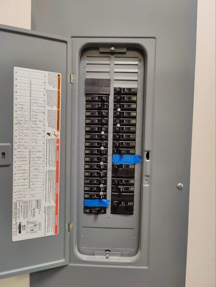 More Photos Of 227 Smith St, Brooklyn Storefront For Lease