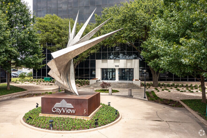 More Photos Of 1255 W 15th St, Plano Unknown For Lease