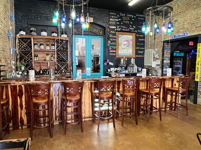 More Photos Of 503-505 S Main St, Calvert Restaurant For Sale