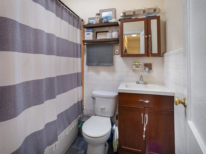 More Photos Of 1840 21st Dr, Astoria Multifamily For Sale