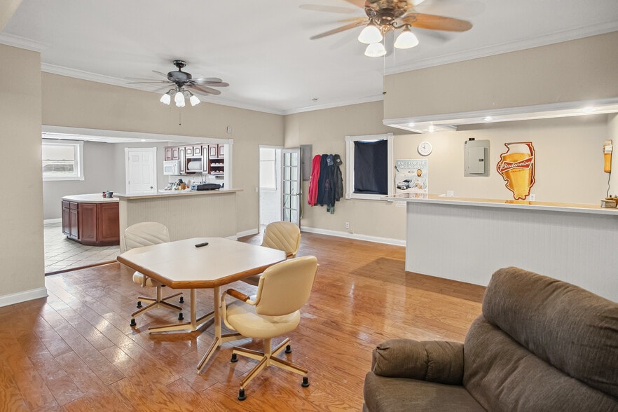 More Photos Of 314 State St, Alton Restaurant For Sale