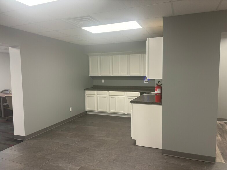 More Photos Of 29 Noblestown Rd, Carnegie Office For Lease