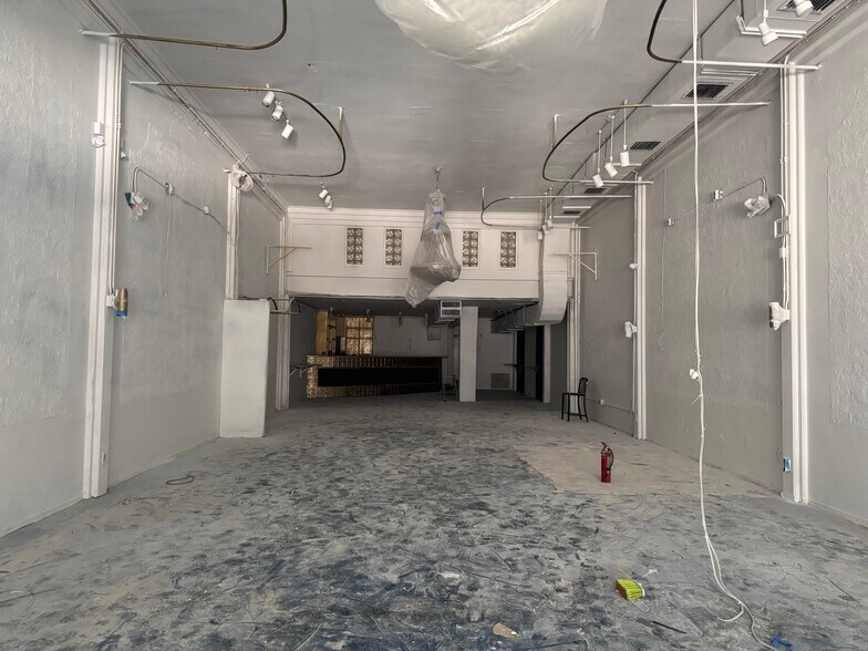 More Photos Of 1929 Hollywood Blvd, Hollywood Storefront For Lease