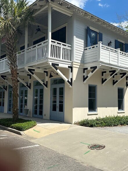 More Photos Of 12 Celadon Dr, Beaufort Storefront Retail Office For Lease