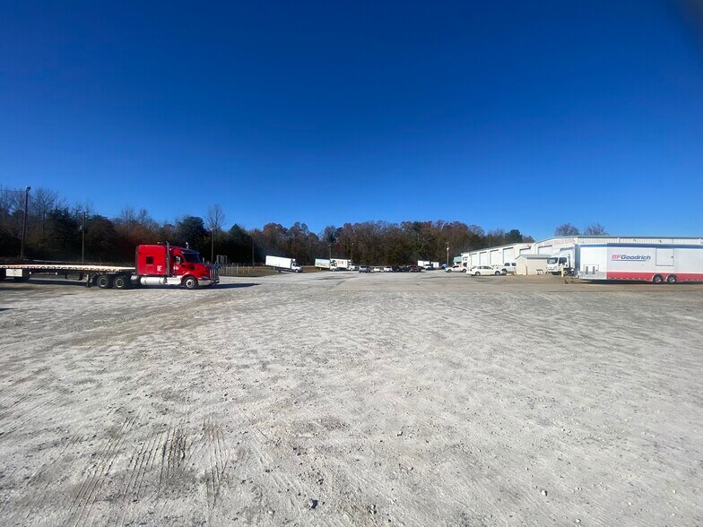 More Photos Of 161 Old Sulphur Springs Rd, Greenville Warehouse For Lease