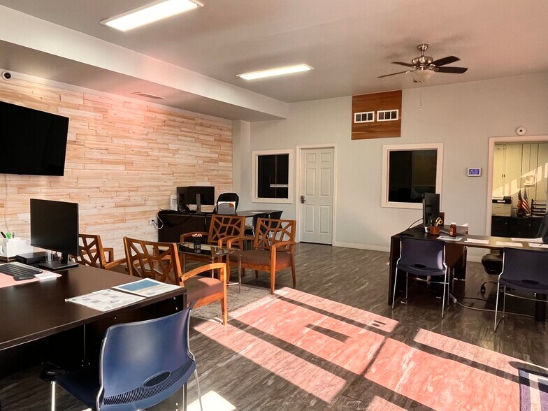 More Photos Of 4921 Ross Ave, Dallas Auto Dealership For Lease