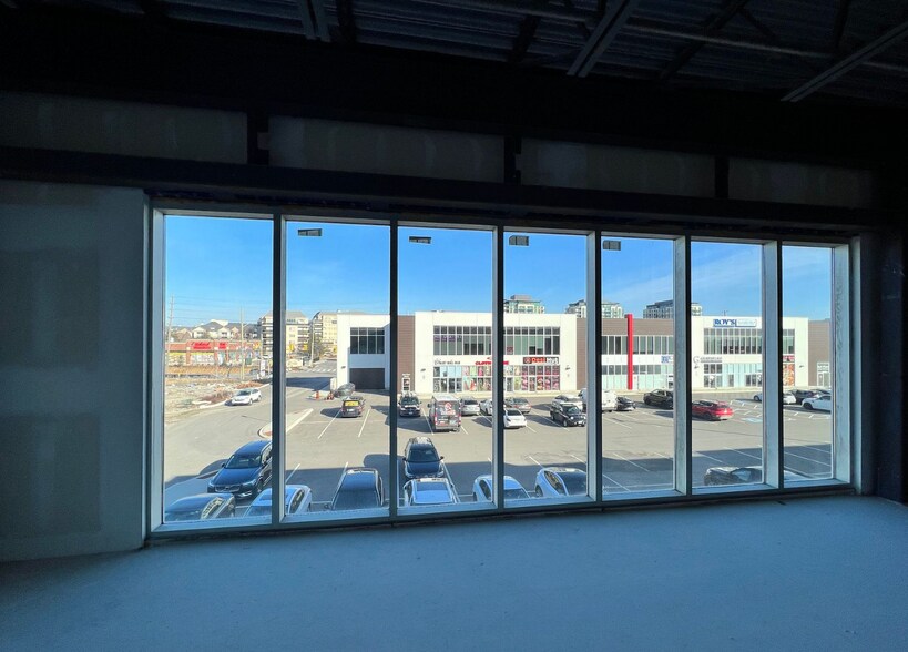 More Photos Of 9300 Goreway Dr, Brampton Storefront Retail Office For Sale