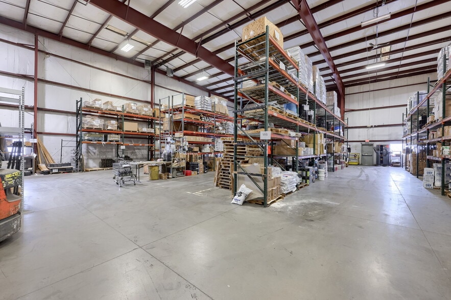 More Photos Of 220 Orlan Rd, New Holland Showroom For Sale