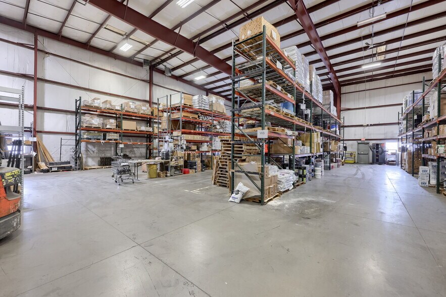 More Photos Of 220 Orlan Rd, New Holland Showroom For Sale