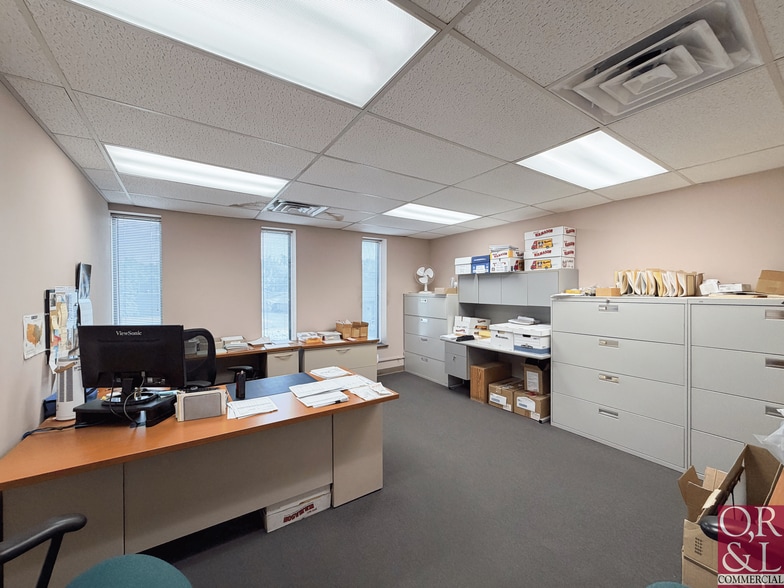 More Photos Of 815 N Mountain Rd, Newington Manufacturing For Sale