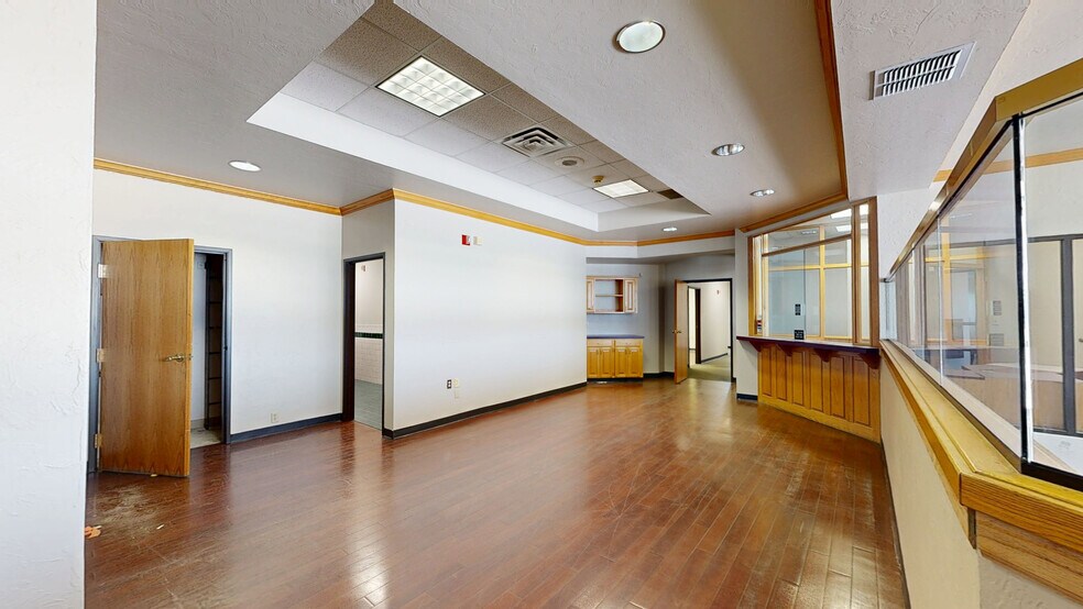 More Photos Of 230 N Midwest Blvd, Oklahoma City Medical For Sale