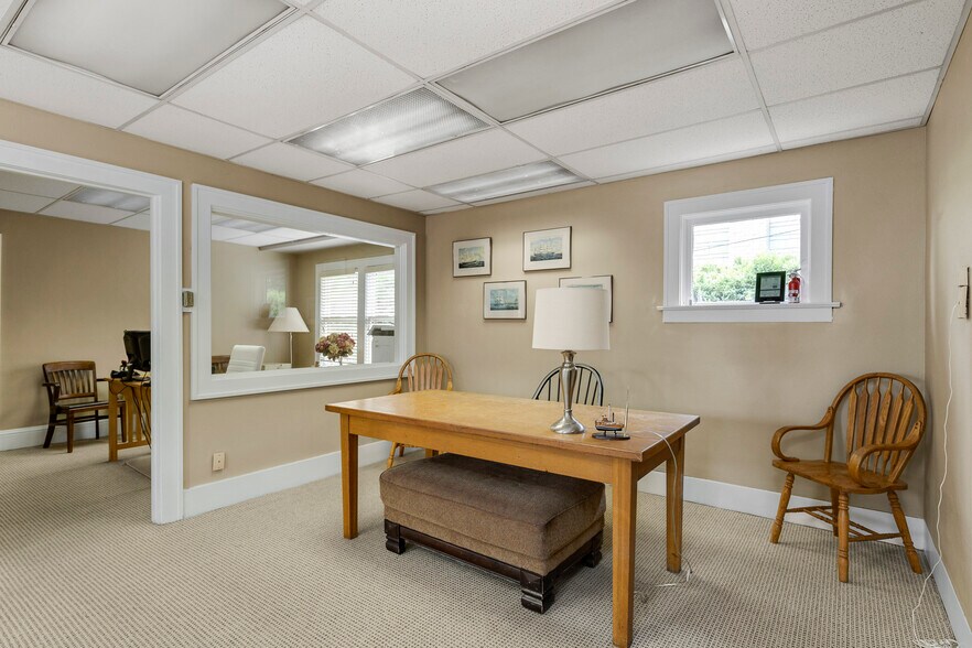 More Photos Of 1742 NE 43rd Ave, Portland Office Residential For Sale