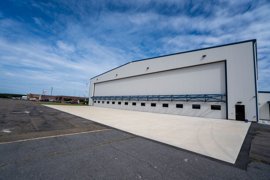 More Photos Of 5175 Old Airport Rd, Hazle Township Airplane Hangar For Lease
