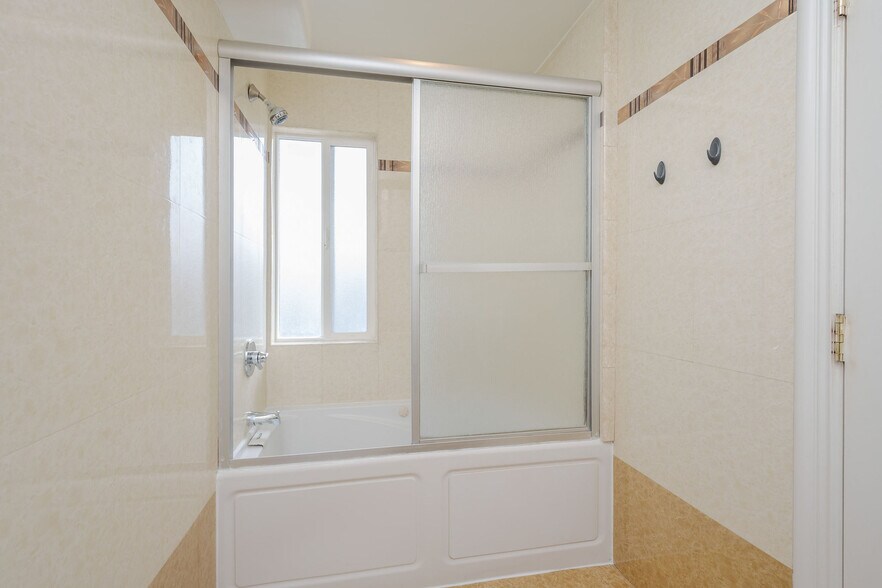 More Photos Of 4325 Stern Ave, Sherman Oaks Apartments For Sale