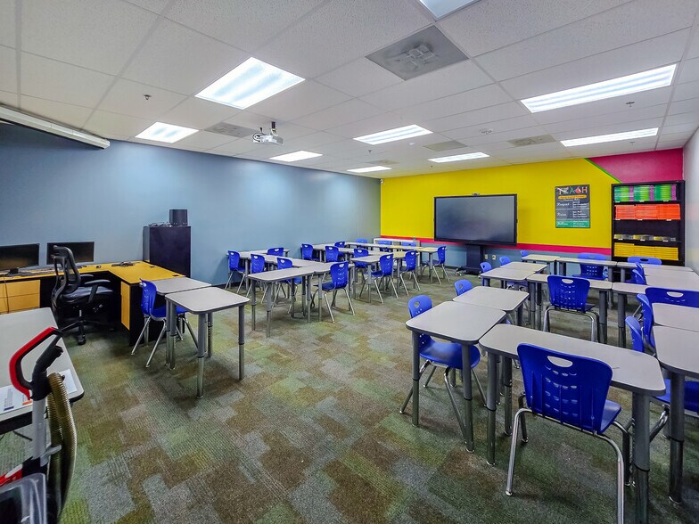 More Photos Of 2810 S US Highway 1, Fort Pierce General Retail For Sale