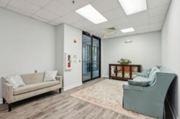 More Photos Of 710 Johnnie Dodds Blvd, Mount Pleasant Medical For Sale