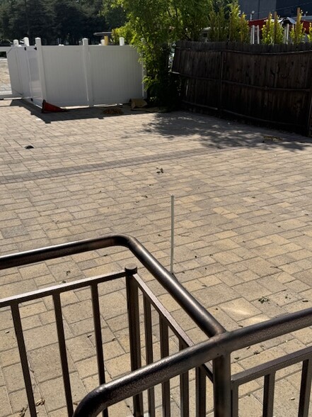 More Photos Of 24251 Main St, Santa Clarita General Retail For Lease