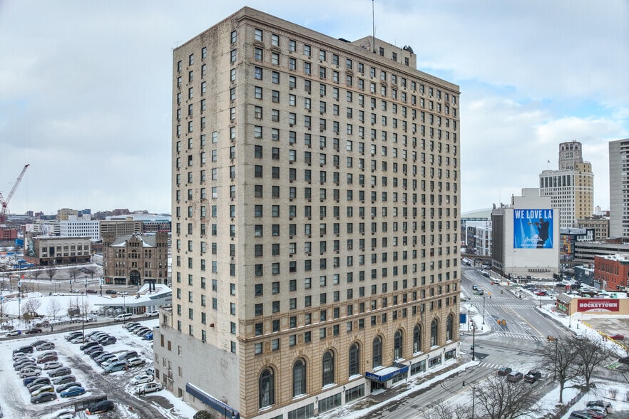 More Photos Of 400 Bagley St, Detroit Apartments For Sale