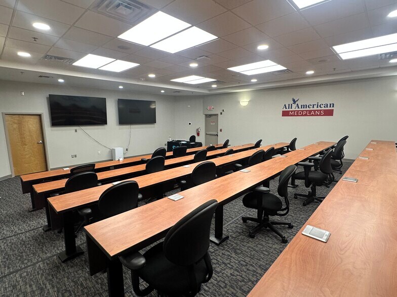 More Photos Of 6021 142nd Ave, Clearwater Office For Lease