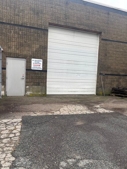 More Photos Of 41 Western Industrial Dr, Cranston Research And Development For Sale