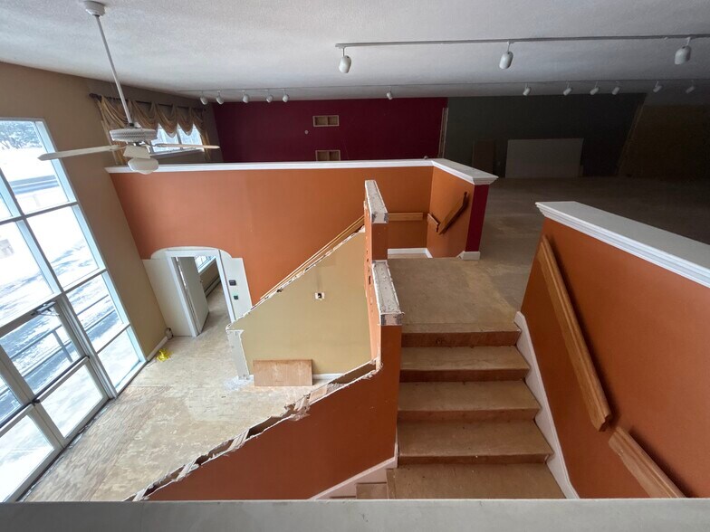 More Photos Of 235 Portland Rd, Gray Office For Lease