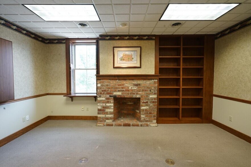 More Photos Of 206 W Main St, Troy Office For Sale