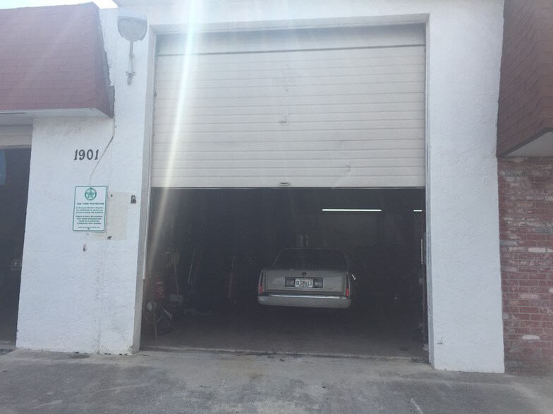 More Photos Of 1901 N Dixie Hwy, Pompano Beach Service For Sale