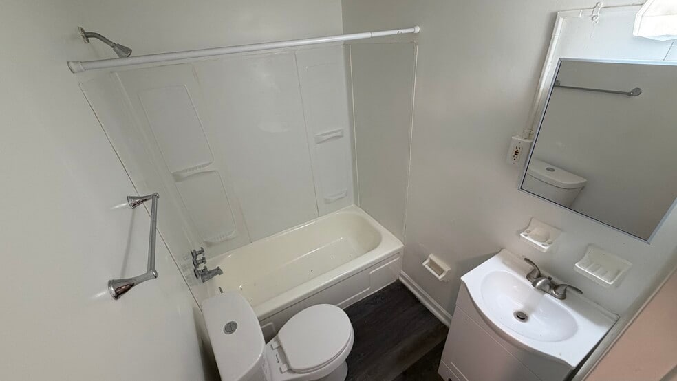 More Photos Of 2072 Elm Ave, Cincinnati Apartments For Sale